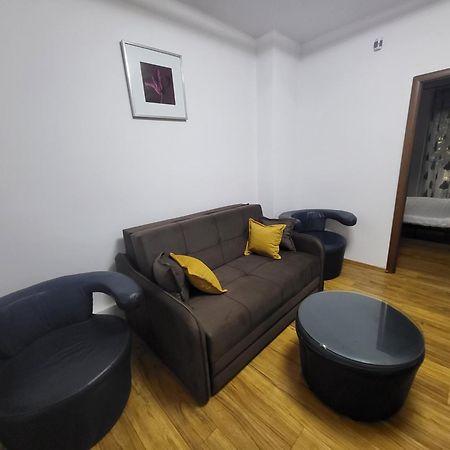 Apartment Mega Mall Monza National Arena Bukarest Exteriör bild